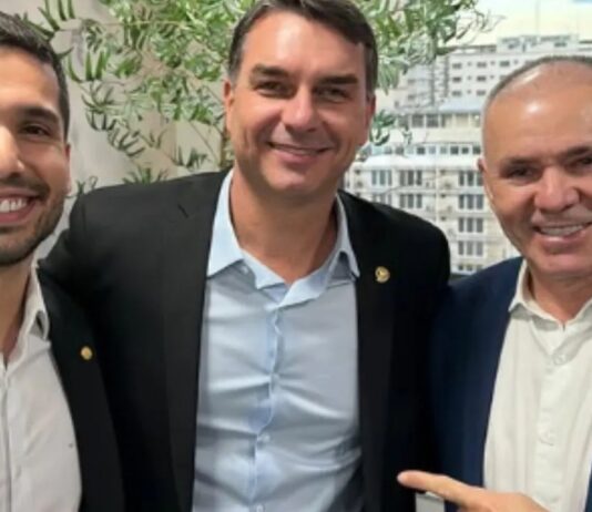 Deputado Alcides Fernandes confirma que palanque do Flávio Bolsonaro no Ceará será com sua candidatura