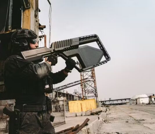 Ministério Público investiga suspeita de superfaturamento em compra de arma anti-drone pelo Governo do Estado