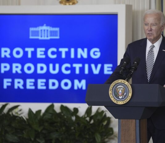 Relatório dos EUA acusa governo Biden de perseguir cristãos com máquina estatal
