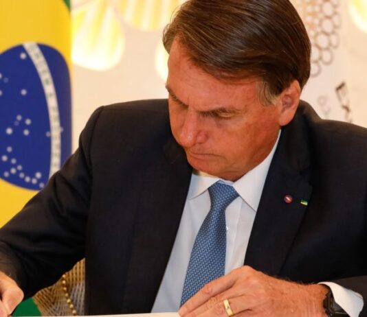 Bolsonaro prepara lista de aliados para eleições ao Senado