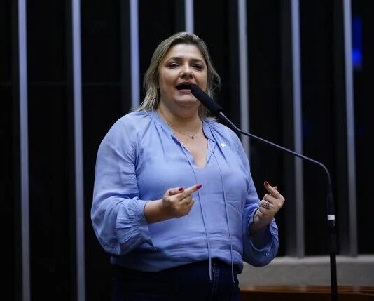 Deputada do PSOL vai à OEA contra promulgação da dosimetria