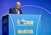 Representando Lula, Alckmin é vaiado na abertura de evento com prefeitos em Brasília