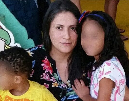 Mãe de duas crianças vai para casa após dois anos presa pelo 8/1