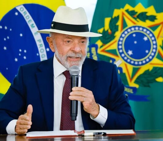 Lula confirma que mistura de etanol na gasolina subirá de 30% para 32%, o que pode causar maior consumo de combustível e problemas no motor.
