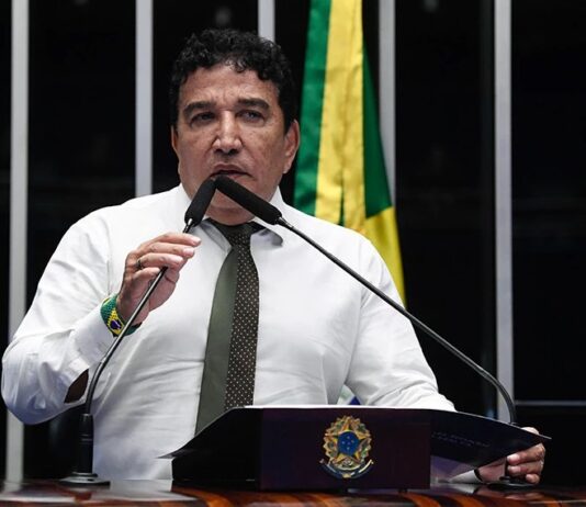 Magno Malta tenta anular decreto de Lula sobre censura nas redes sociais.