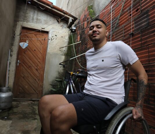 “Aumentou meus horizontes”, diz jovem paraplégico após cirurgia com utilização de polilaminina de forma inédita no SUS do Ceará