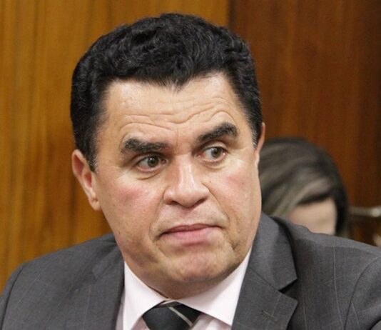 Deputado usa R$ 203 mil da cota parlamentar em SUVs de firma de sobrinhos