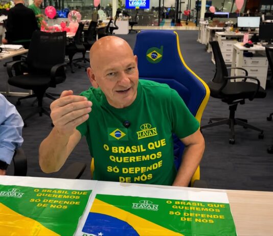 MPF notifica Havan por usar a bandeira do Brasil em sacolas de compras distribuídas pela loja