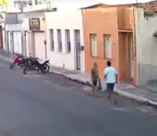 Idosa de 64 anos morre após sofrer golpe de faca causado por desconhecido em rua no Ceará