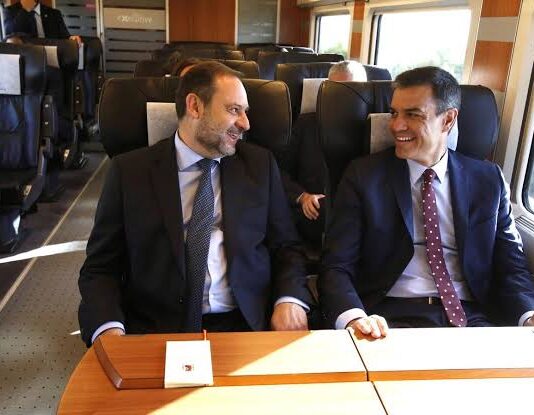 Supremo da Espanha condena braço direito do 1° ministro esquerdista do país, Pedro Sánchez, a 24 anos de prisão.