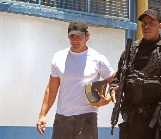 PF diz que braço da rede ligada aos Vorcaro usava fuzis, blindados e estrutura paramilitar