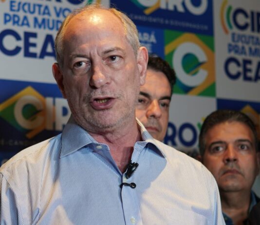 Ciro Gomes diz que apoiar Flávio Bolsonaro nunca esteve em discussão