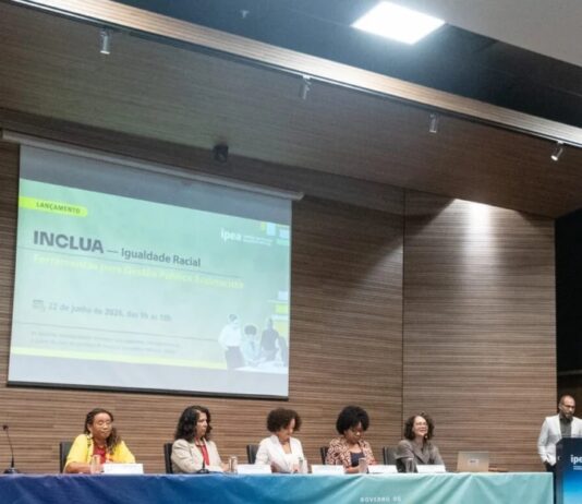 Manual Antirracista do governo Lula cita Karl Marx e presume discriminação