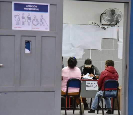 Eleições no Peru são marcadas por tentativas de fraude