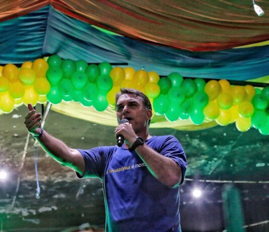 Flávio Bolsonaro lançará plano de segurança pública com foco no combate a facções criminosas