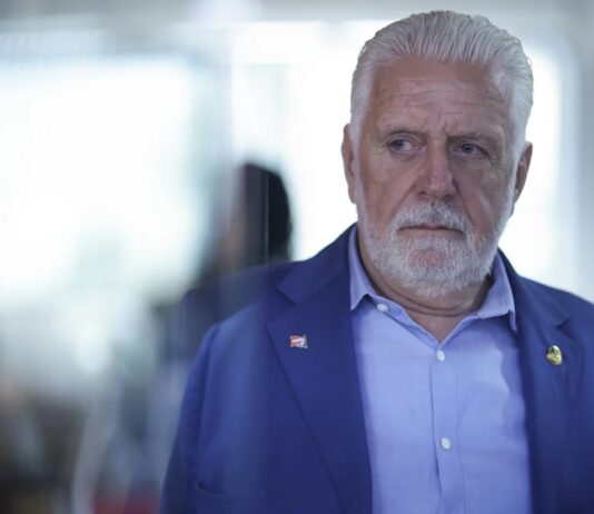 PF aponta Jaques Wagner como “interlocutor relevante” do Master