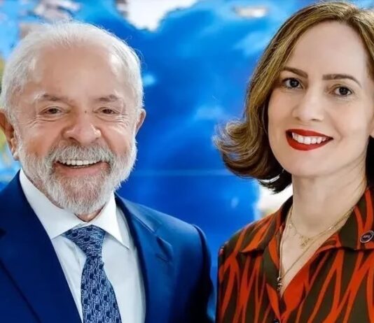Servidora que permitiu descontos ilegais do INSS é promovida