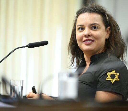 Médica afastada da Fiocruz critica “silenciamento” de vozes divergentes sobre vacinas