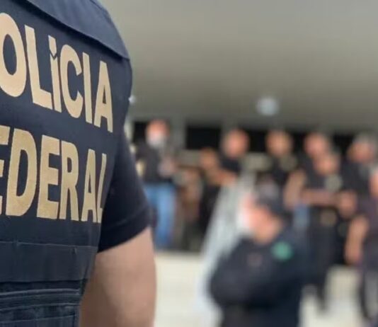 PF investiga fraudes em contratos de merenda escolar e cumpre mandados em Aracati, Fortim e Beberibe