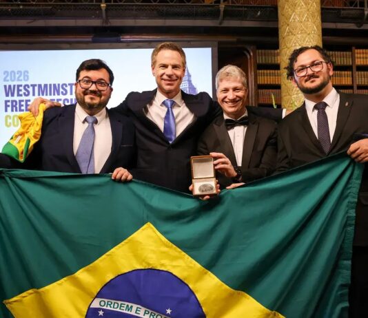 Jornalistas da Vaza Toga de Moraes são premiados em Londres, mas omitidos no Brasil