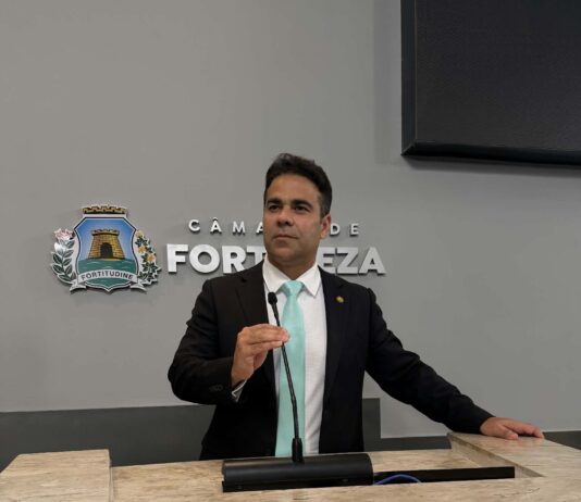 Vereador Julierme Sena (PL), aliado de primeira hora de André Fernandes, diz que as críticas a Ciro Gomes aumentaram após sua fala sobre os policiais: ‘Desconhece a realidade da Polícia Civil’