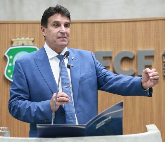 Problemas na base do governo do PT: Agenor Neto anuncia saída da vice-liderança do Governo após atrito com deputados da base