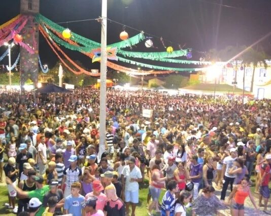 MPCE pede condenação da Prefeitura de Quixeramobim por gastos de R$ 690 mil com Carnaval durante crise financeira