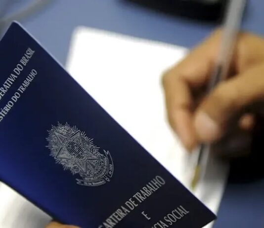 40% dos brasileiros associam pobreza à preguiça, aponta Datafolha