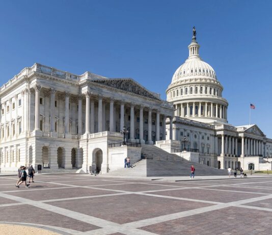 Deputados dos EUA pedem ação de Trump para frear regulação de big techs no Brasil