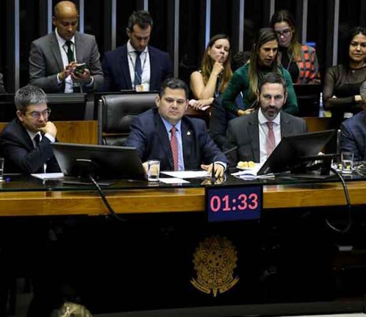 Congresso entra em “modo eleição” e engaveta CPMI do Master