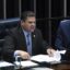 Alcolumbre rebate esquerda e critica uso eleitoral da PEC da 6×1