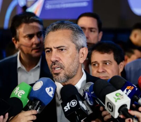 Elmano destina R$ 777 milhões para publicidade oficial em 3,5 anos