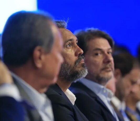 Aliados relatam afastamento de Cid Gomes e temem mais atrasos nas negociações eleitorais