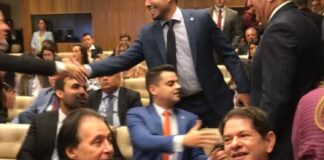 “Trai a mãe, o pai e o irmão mais velho por nada”, critica Eunício sobre candidatura de Cid ao Senado.