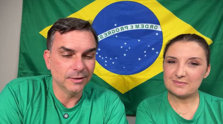 Flavio Bolsonaro e mulher