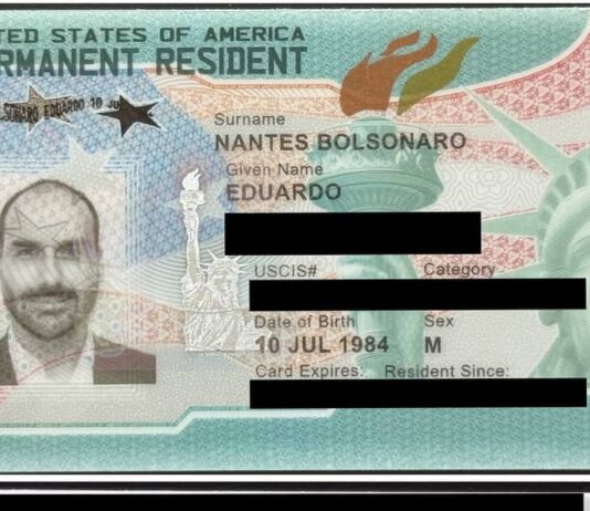 Governo americano concede green card a Eduardo Bolsonaro