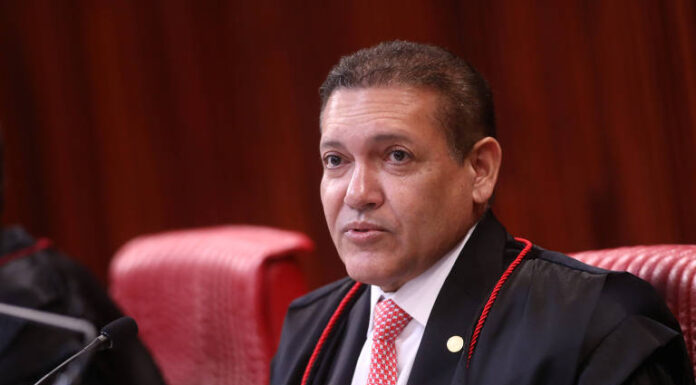 Kassio Nunes manda Meta preservar dados de perfis que atacaram Flávio