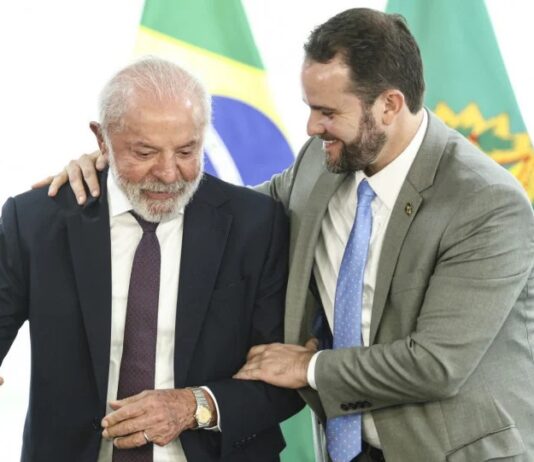 Ministro do governo Lula atribui inflação à guerra no Irã e suaviza impacto dos gastos do governo
