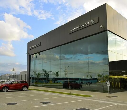 Crise no Brasil: fábrica da Land Rover fecha depois de 10 anos no país e demite centenas de trabalhadores