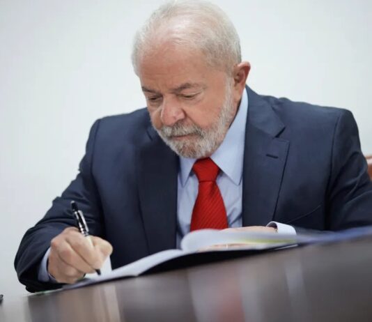 Empurra-empurra entre governo Lula e CNJ mantém cadastro de criminosos sexuais fora do ar