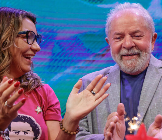 Lula caminha para recorde de gasto com cartão corporativo em governo de ostentação