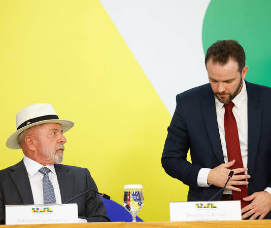 Governo Lula arrecada R$ 1,58 trilhão dos pagadores de impostos no 1° semestre