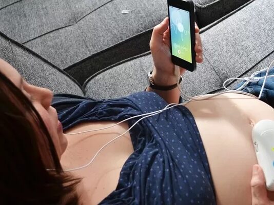 Projeto no Chile prevê que mulheres ouçam batimentos do bebê antes de realizar aborto
