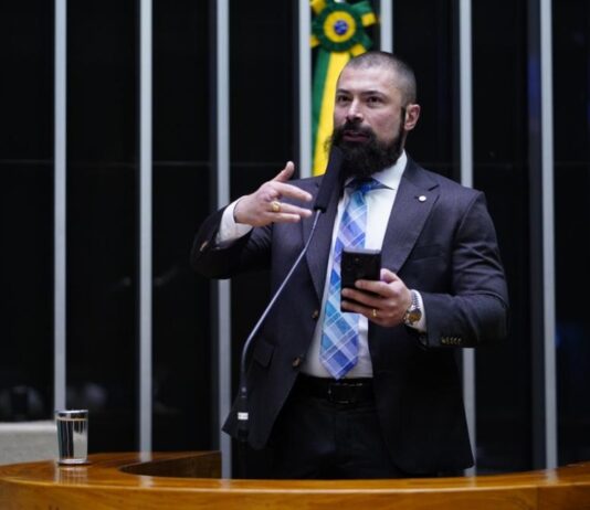 Juíza de Brasília condena deputado Paulo Bilynskyj a pagar R$ 15 mil por associar PT ao narcotráfico