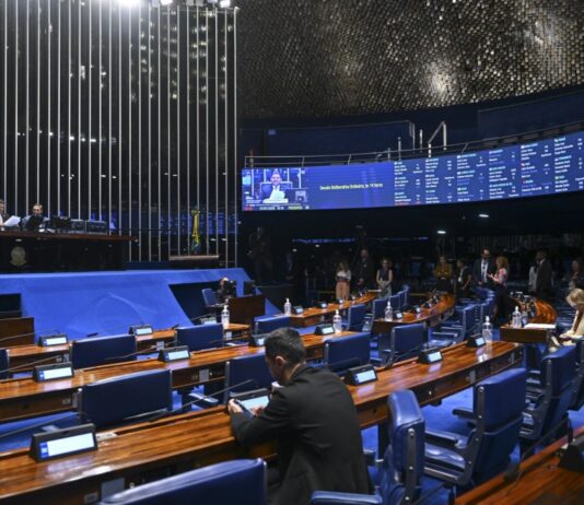 Comissão do Senado aprova projeto contra ligações indesejadas de cobrança e telemarketing