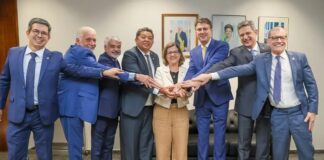 Em menos de 3 meses, senadora do PT entrega liderança no Senado, Camilo Santana é o novo líder.