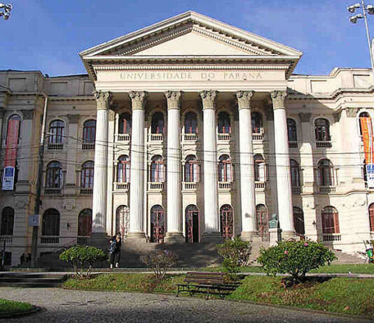 Universidade pública no Paraná reserva 3% das vagas de vestibular para pessoas trans