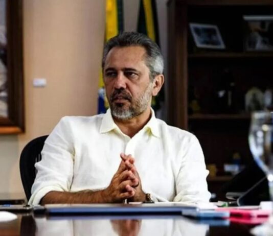 Gastos com propaganda no governo Elmano superam orçamento de secretarias sociais