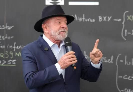 Lula acusa Trump de “pirataria” ao ameaçar tomada do Estreito de Hormuz