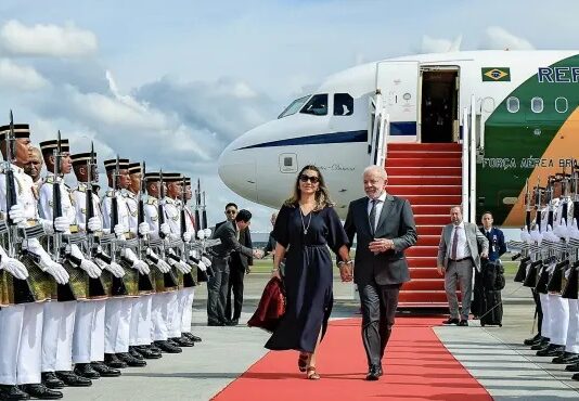 TCU arquiva processo sobre viagem de Janja à Rússia e livra primeira-dama